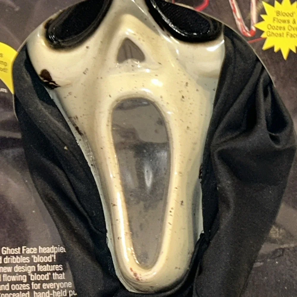 Vintage 1997 Scream‎ Ghost Face Bleeding Halloween Mask with Blood Heart Pump C2